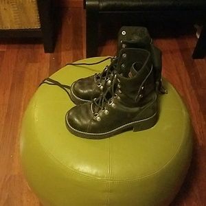 Chunky heel leather boots